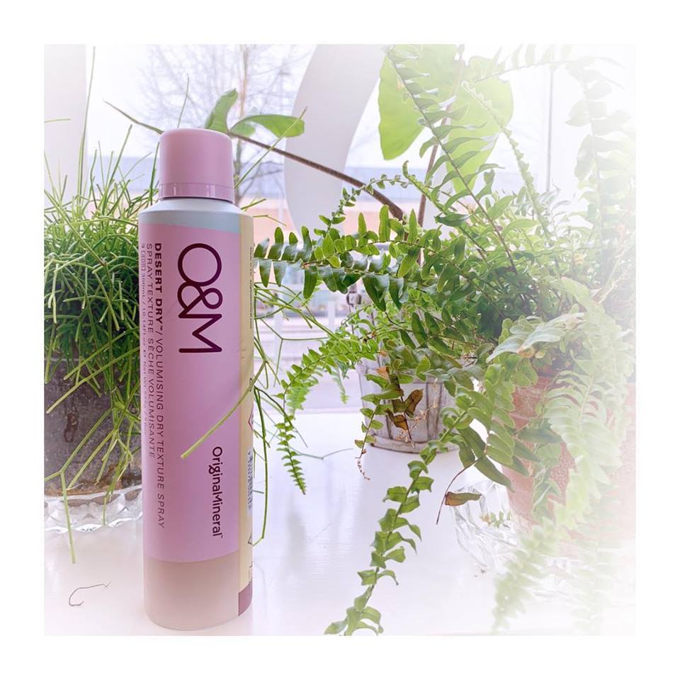 O&M Desert Dry Volumising Dry Texture Spray